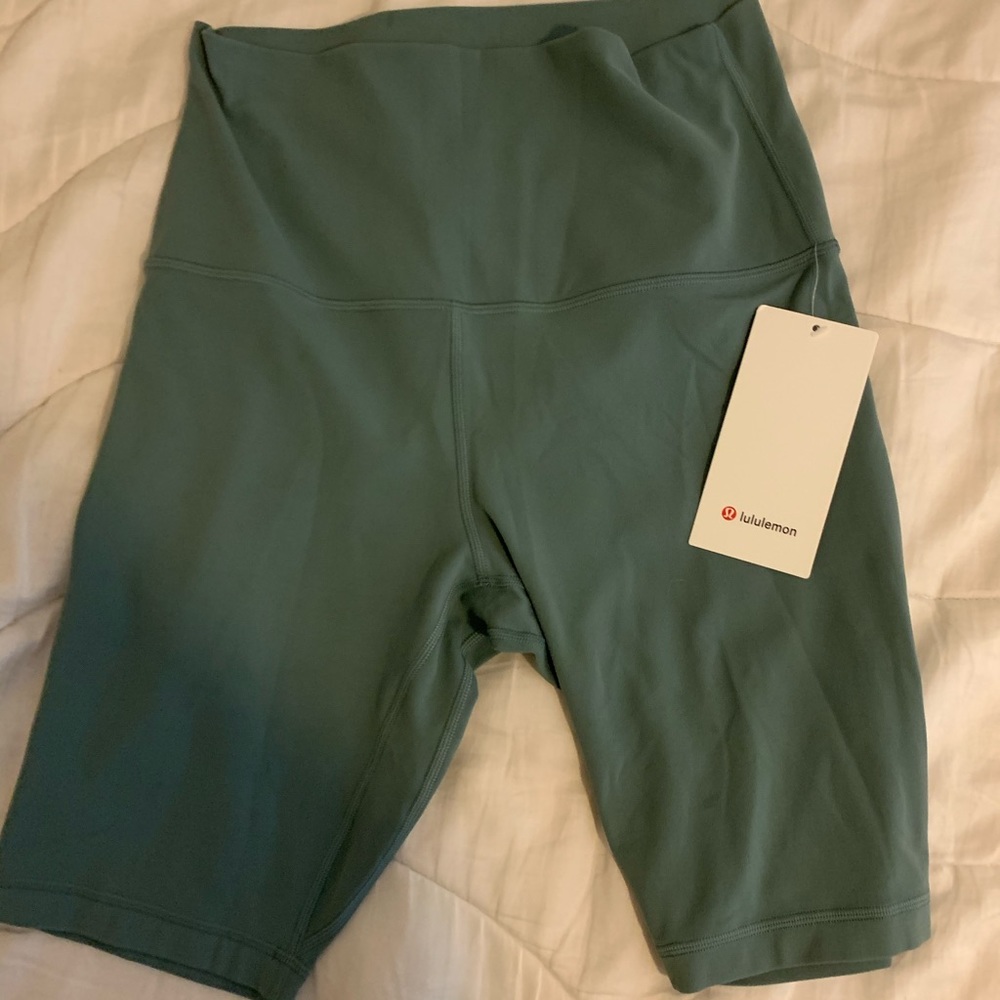 NWT Lululemon Align Super High Rise Short 10”